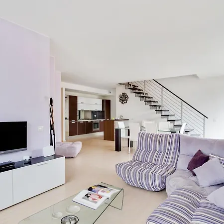 Apartmán Guesthost - La Perla - X6 With Ac And Garage!