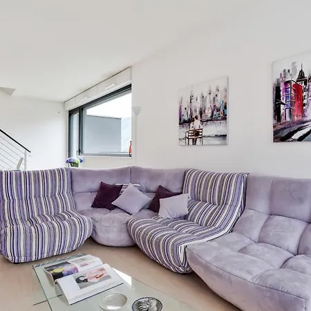 Apartman Guesthost - La Perla - X6 With Ac And Garage! Como