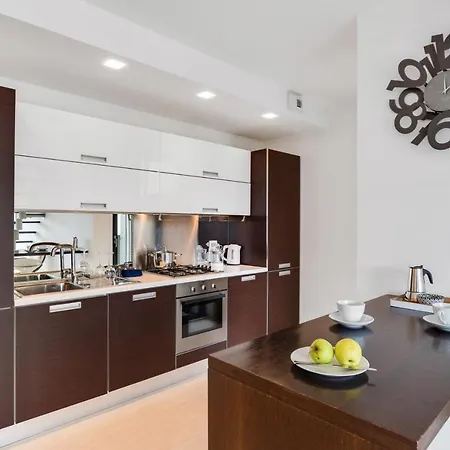 Guesthost - La Perla - X6 With Ac And Garage!