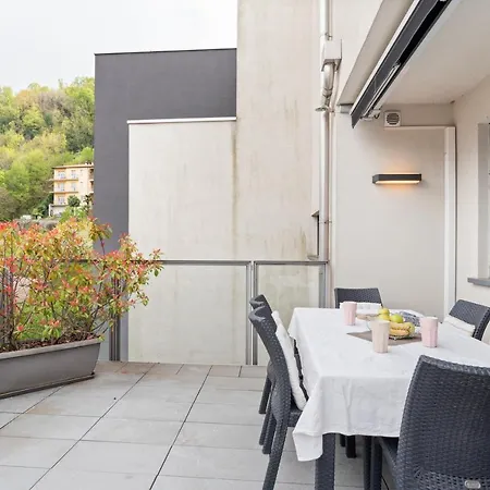 Guesthost - La Perla - X6 With Ac And Garage! Appartement