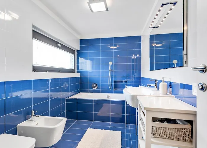 Guesthost - La Perla - X6 With Ac And Garage! Apartmán Como
