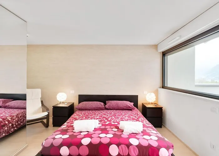 Guesthost - La Perla - X6 With Ac And Garage! Como