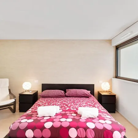 Guesthost - La Perla - X6 With Ac And Garage! كومو