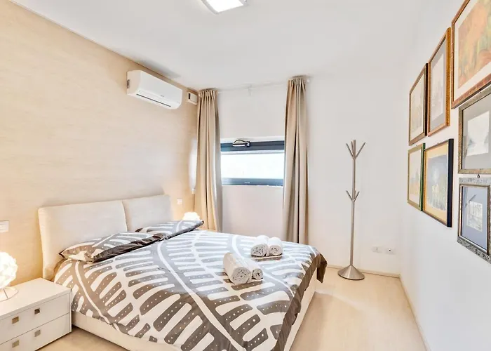 דירה Guesthost - La Perla - X6 With Ac And Garage!