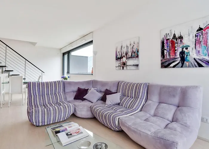 דירה Guesthost - La Perla - X6 With Ac And Garage! קומו