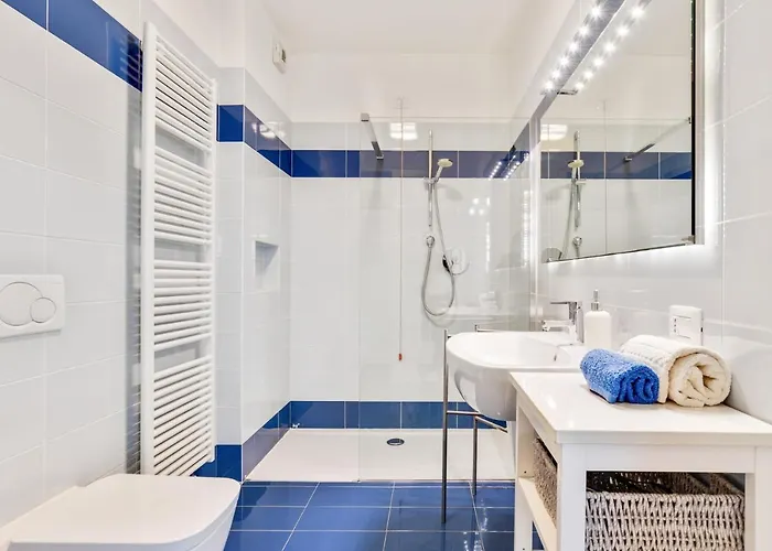 דירה Guesthost - La Perla - X6 With Ac And Garage! קומו