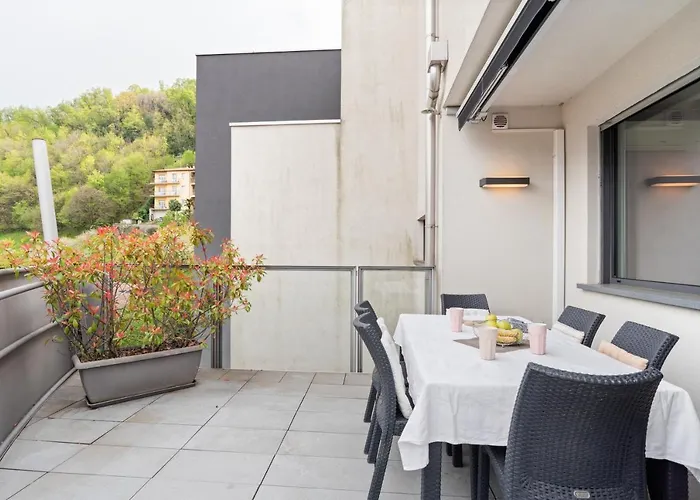 Guesthost - La Perla - X6 With Ac And Garage! דירה